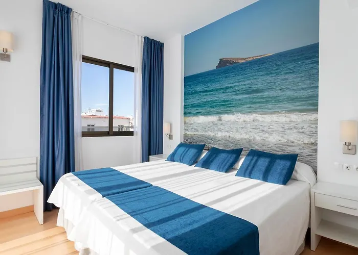 Hotel Avenida 4*