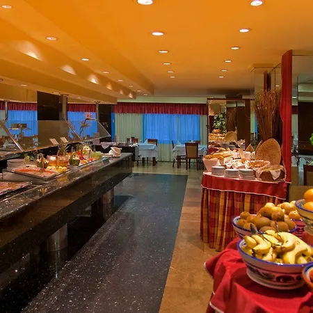 Avenida Hotell 4*